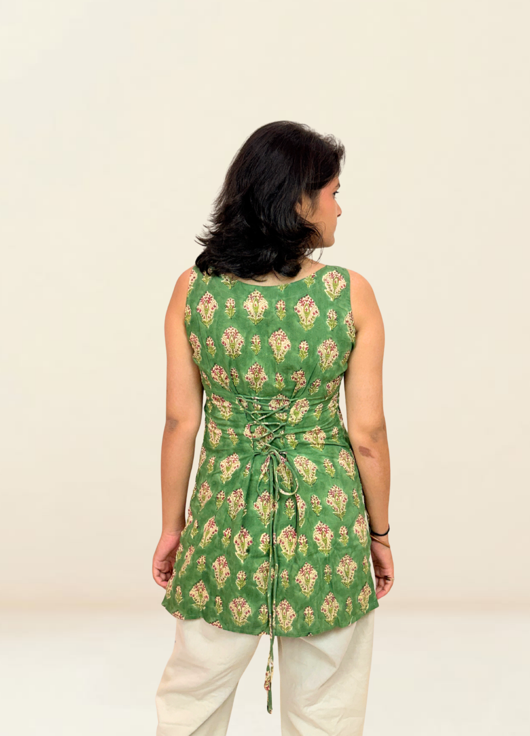 Bagiyaa- Sleeveless Short Kurti