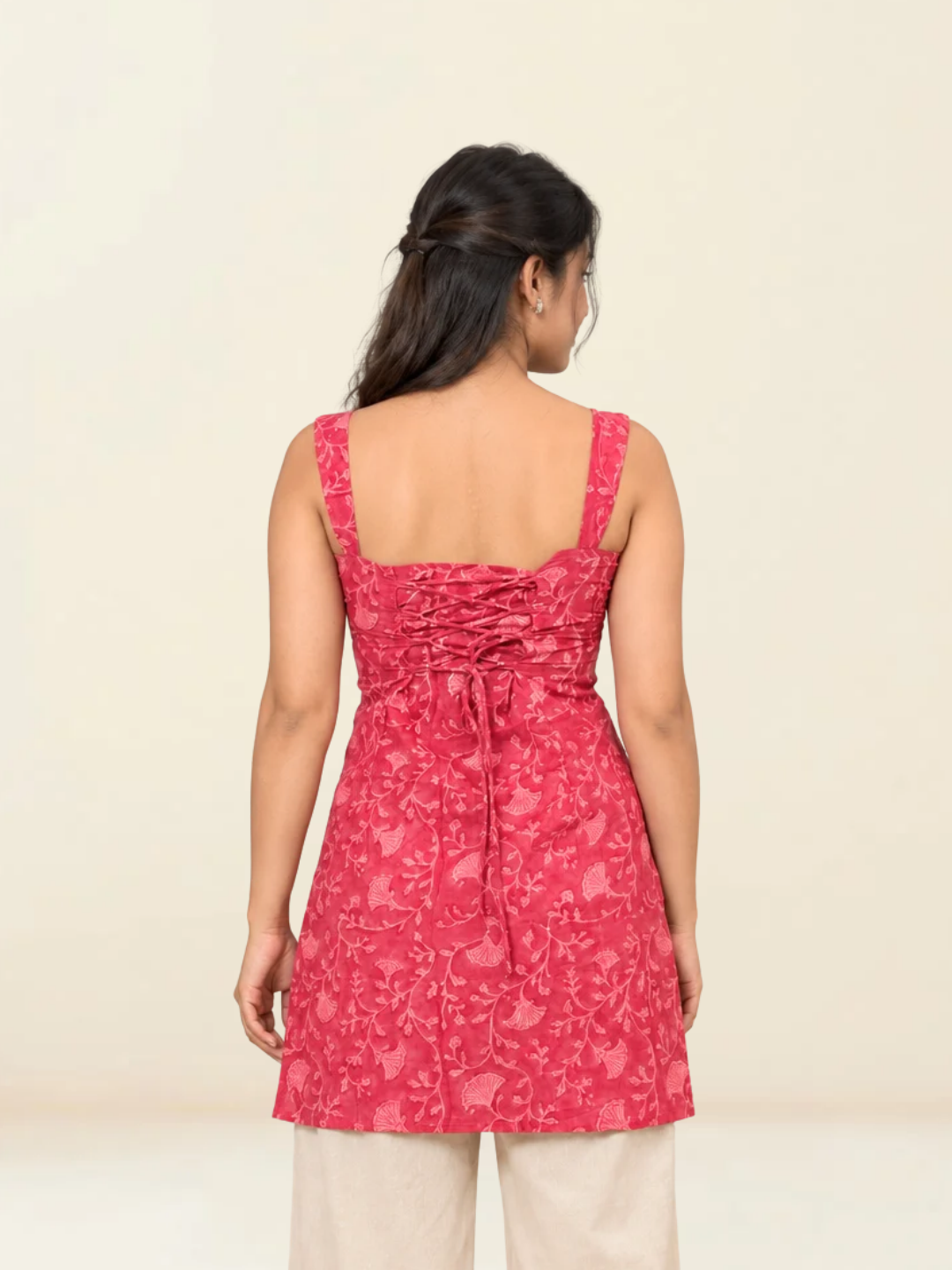 Gulabi Shaam- Sleeveless Short Kurti